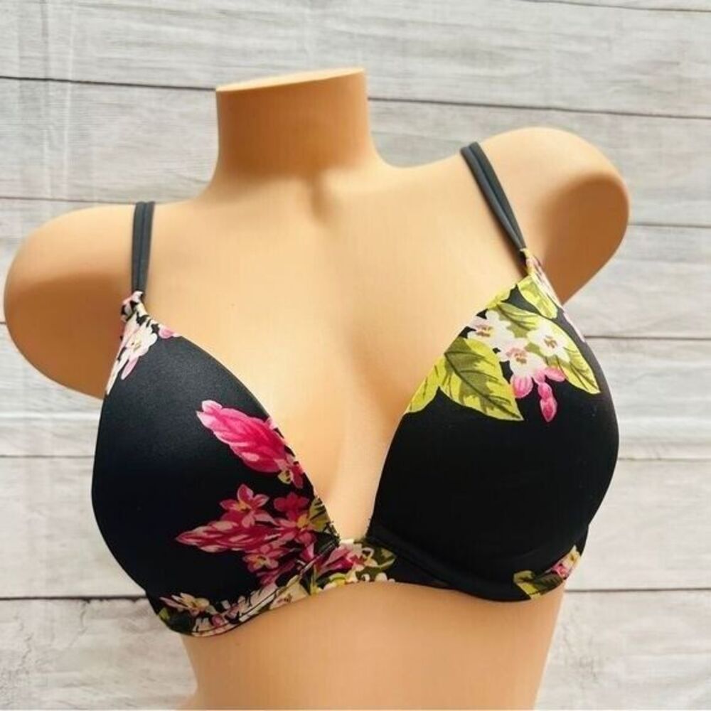Victoriaโsย Secret Bra 34D Black & Floralโ Vintage Push-up Wired